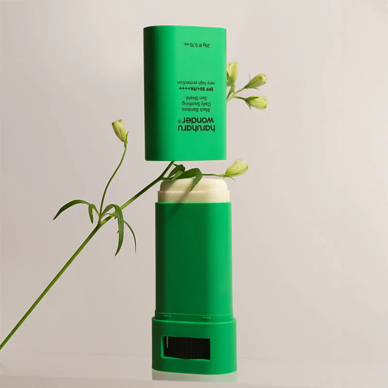 Black Bamboo Daily Soothing Sun Shield - Image 4